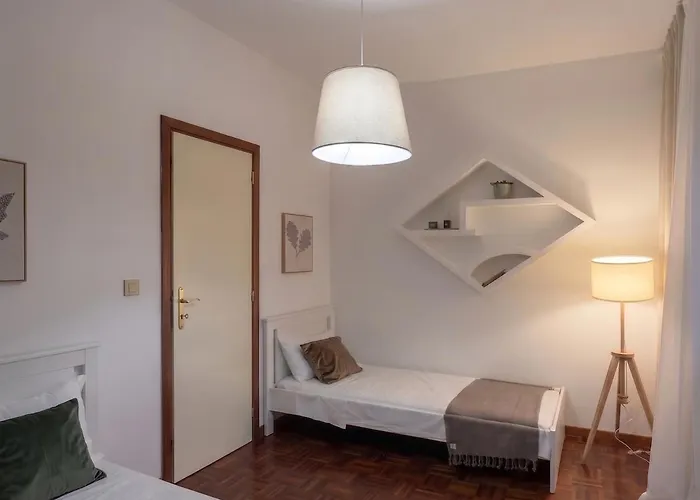 Noemi Villa *