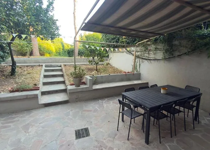 Noemi Villa *