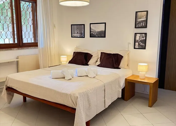 Noemi Villa Roma