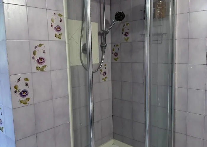 Noemi Villa *